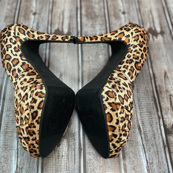 Forever 21 leopard print stiletto heels - Picture 6 of 8